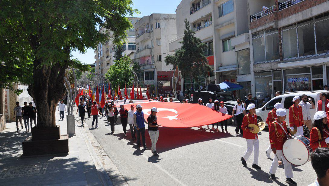 İlçemizde 19 Mayıs Gençlik Yürüyüşü Gerçekleştirildi.